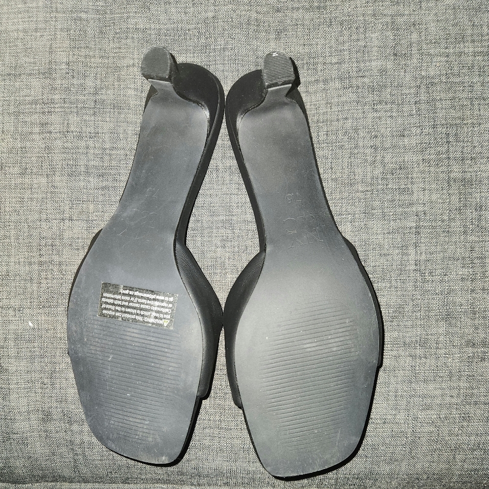 Journee Collection Larna Heeled Mules – NWB (7) Retail $89 - Picture 4 of 5